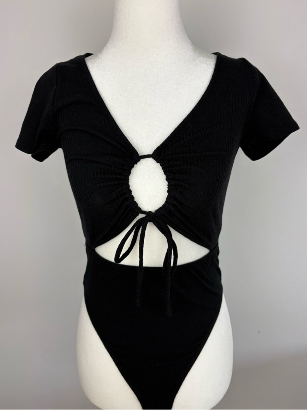 Forever 21 Black Ribbed Cut-Out Tie-Front Bodysuit Festival size Medium - Picture 1 of 8